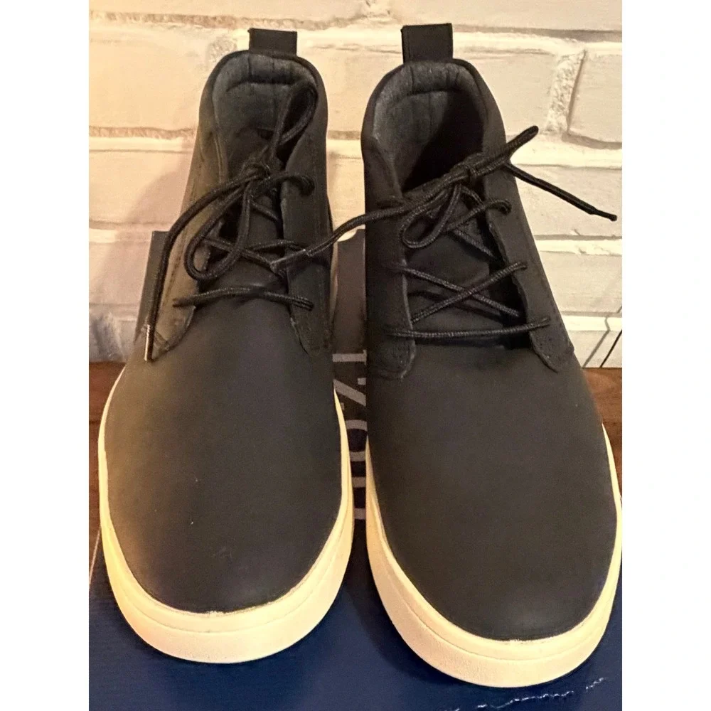 NWT IZOD Palmer Mens Black Chukka Boots Memory Foam Mid Top Sneakers Sz 9 Preppy
